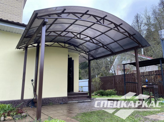 Навес над входом в дом из поликарбоната №32 - фото 1281